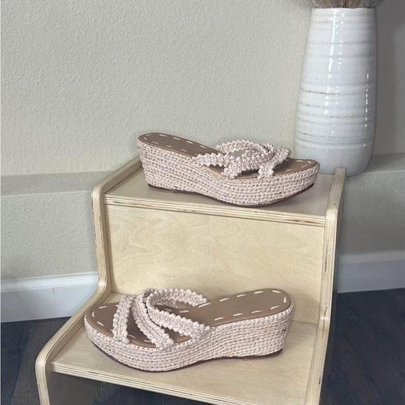 Elegant Cream Woven Platform Sandals - Picture 1 of 1
